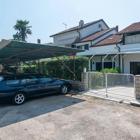 With Parking Space - 23561 Apartment *