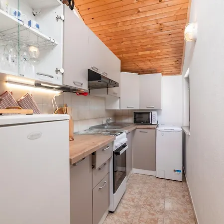 With Parking Space - 23561 * 포레치