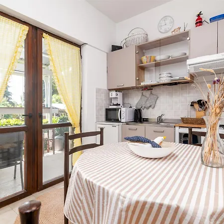 With Parking Space - 23561 Apartman *