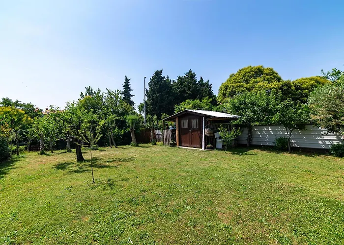 With Parking Space - 23561 Poreč