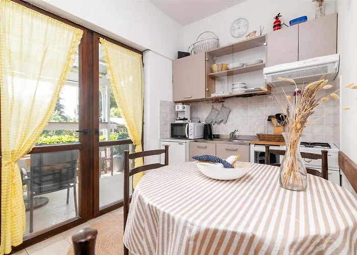 With Parking Space - 23561 شقة *